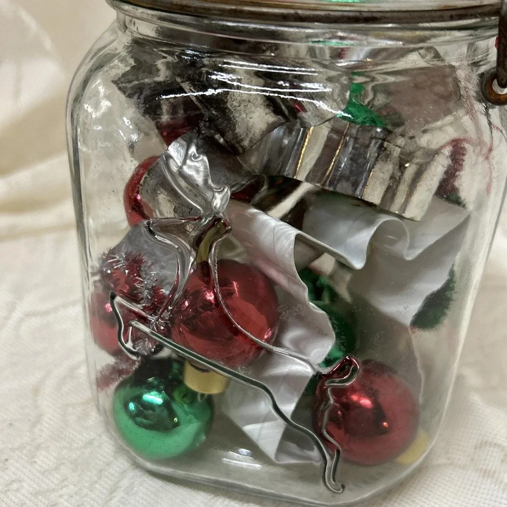 Christmas Jar With Cookie Cutters And Ornaments‎ Anchor Hocking Jar Decoration